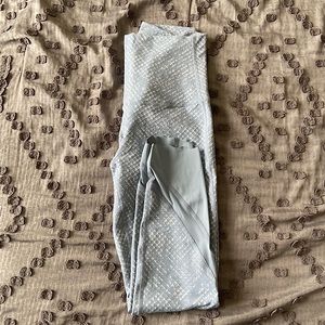 Lululemon Wunder under scalloped hem leggings